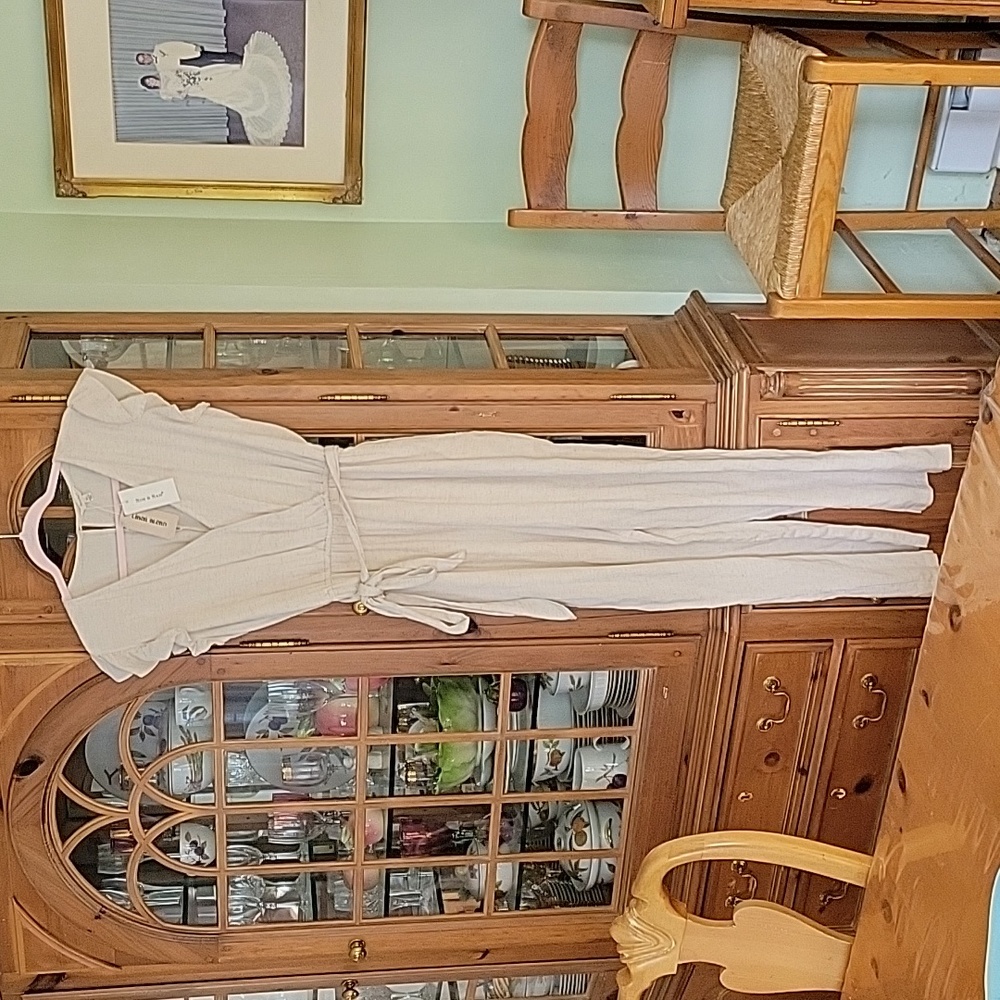 Chic Cream Jumpsuit with Belt